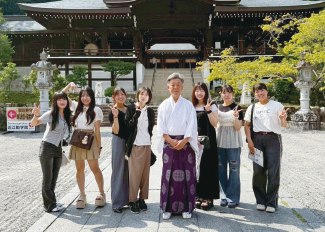 神戸松蔭大学大津市チーム集合写真
