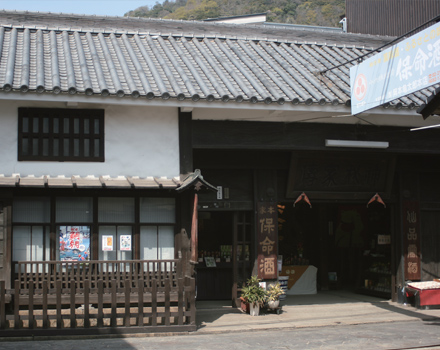 （株）岡本亀太郎本店