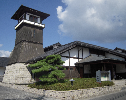 やかげ郷土美術館
