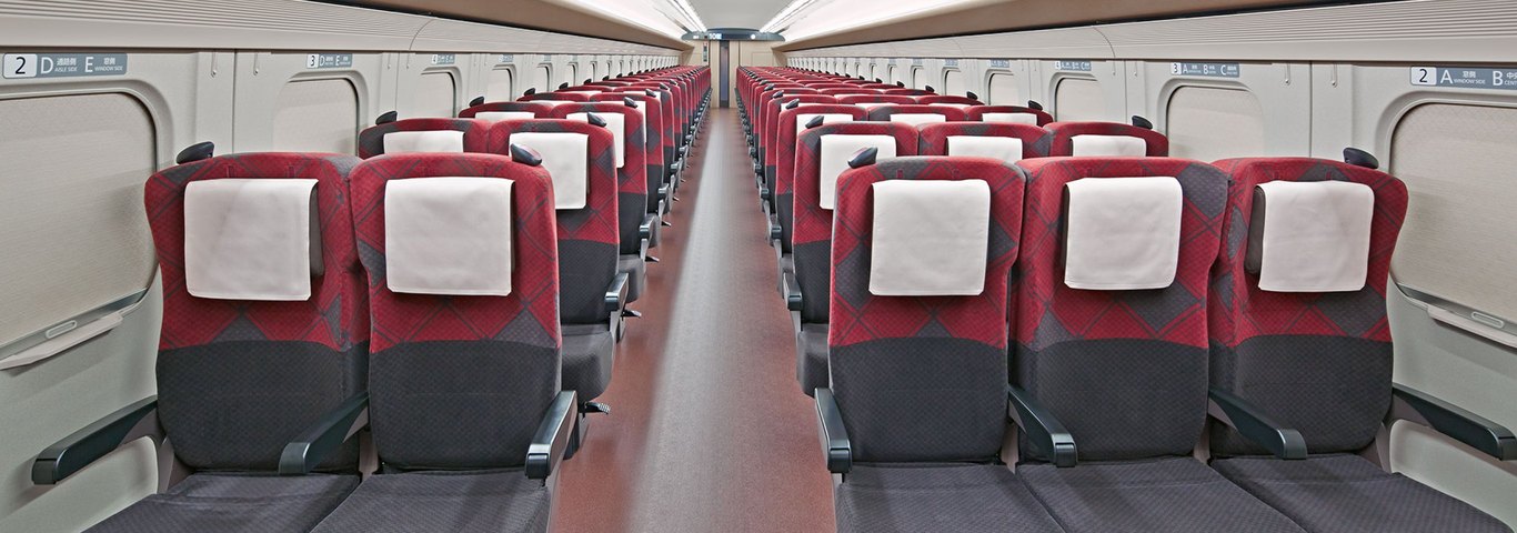 普通車の車内